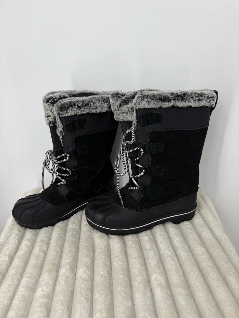 Cat & Jack Girls Black Faux Fur Lined Winter Snow Boots Sz 5